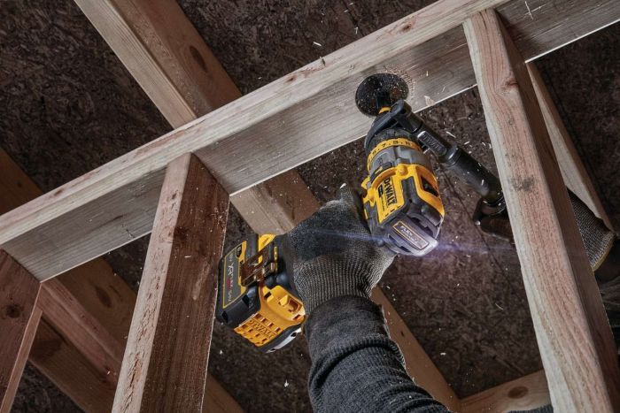 Дрель-шуруповерт ударный бесщёточный аккумуляторный DeWALT DCD999NT-XJ